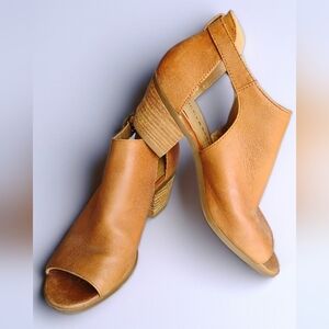 Lucky Brand Tan Peep Toe Ankle Heeled Boots